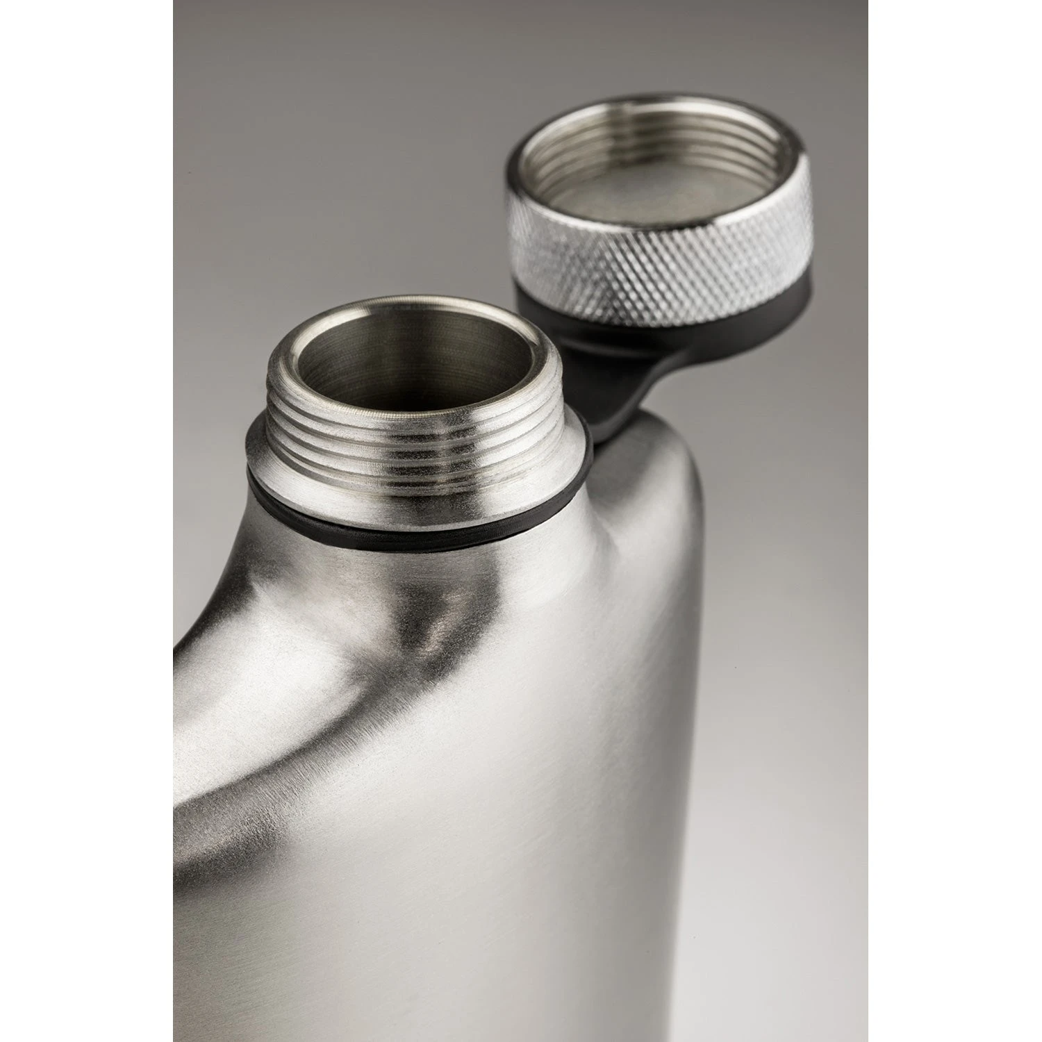GSI Outdoors Glacier Hip Flask Stainless Steel - 6 Oz|-|Flasque Hip En Acier Inoxydable - 6 Oz - Image 5