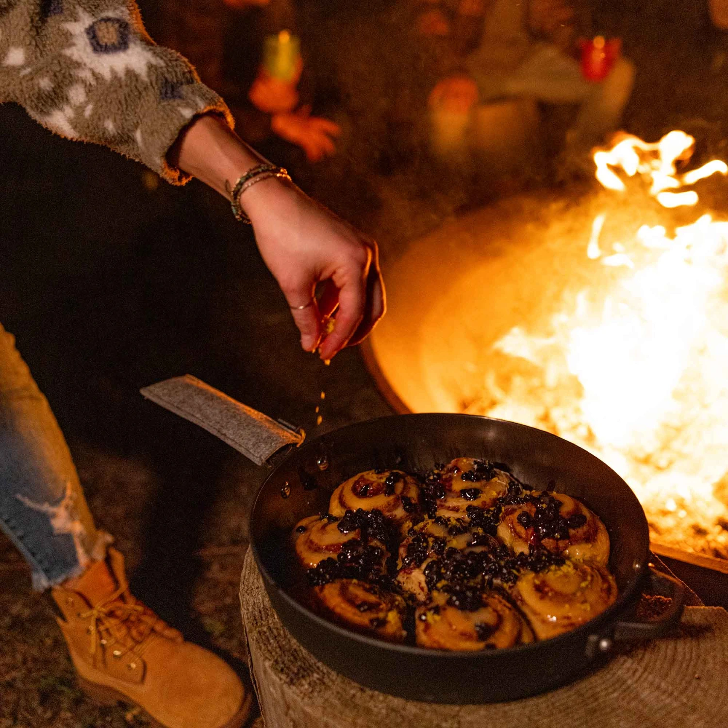 GSI Outdoors Guidecast 10" Cast Iron Cookset - Image 10