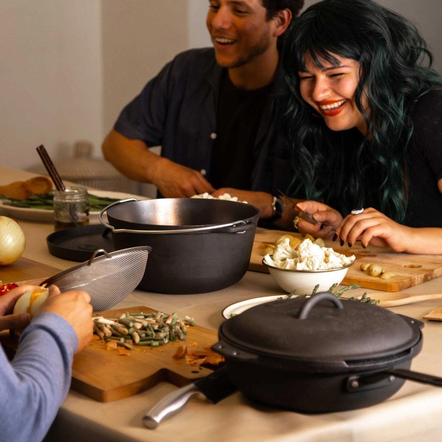 GSI Outdoors Guidecast 10" Cast Iron Cookset - Image 8